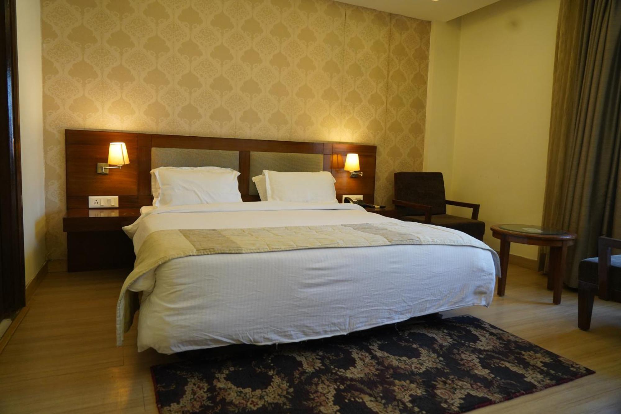 Hotel Forest Avenue - Best Luxury Hotel In Dehradun Exterior foto